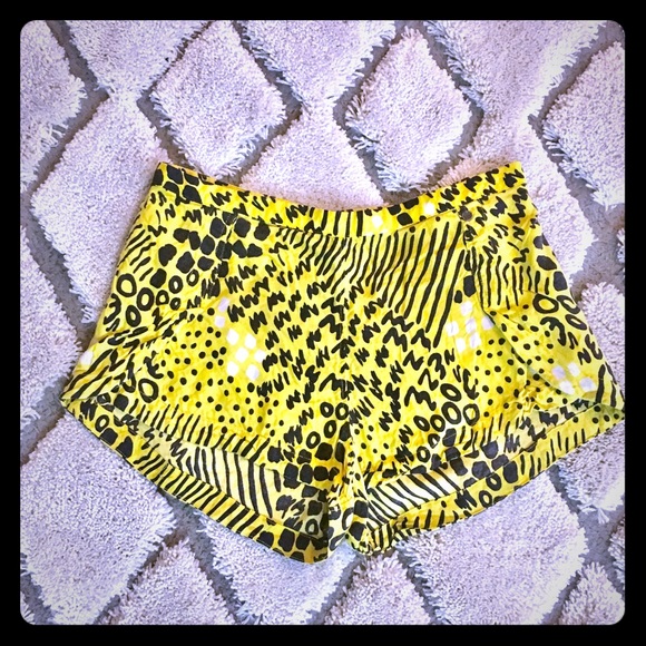 SOLD‼️ Vans high waisted shorts 🐯 fun print 🐯 - Picture 6 of 6